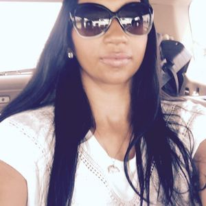 Meet your Posher, Maria elena